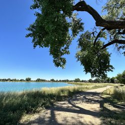Harper Lake - Minimal shade on trail