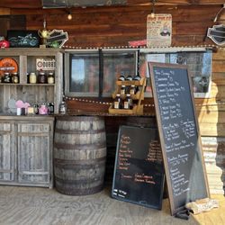 Dubbs Smoke Pit - BBQ ordering area