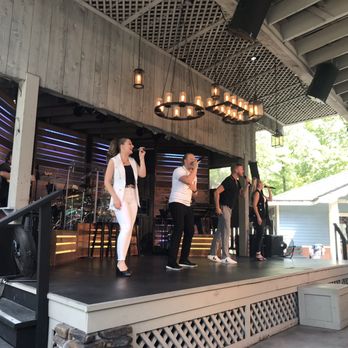 Dollywood - Singers performing, the Good Vibes - Amusement Parks Near Me - Pigeon Forge, Tennessee Dollywood - Singers performing, the Good Vibes - Amusement Parks Near Me - Pigeon Forge, Tennessee