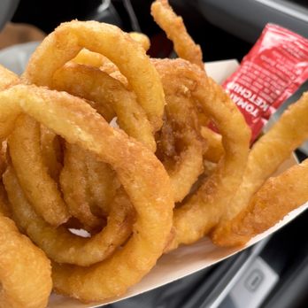Wee B's - Onion rings - Burgers Near Me - Anchorage, Alaska