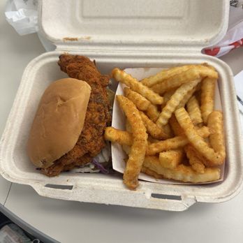 Dave's Hot Chicken - Chicken Shop Near Me - New York, New York