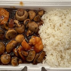 Panda - Mushroom Shrimp and white rice