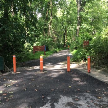 Valleycrest Park - Entrance to park - Parks Near Me - Annandale, Virginia Valleycrest Park - Entrance to park - Parks Near Me - Annandale, Virginia