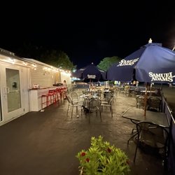 Fresh Ketch - Outdoor seating