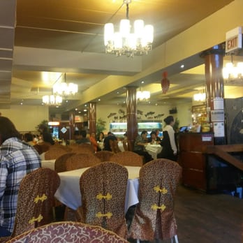Triple Crown Restaurant - Main dining area - Dim Sum Near Me - Chicago, Illinois