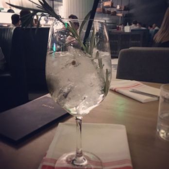 Earls Kitchen + Bar - Cocktail Bars Near Me - Plano, Texas