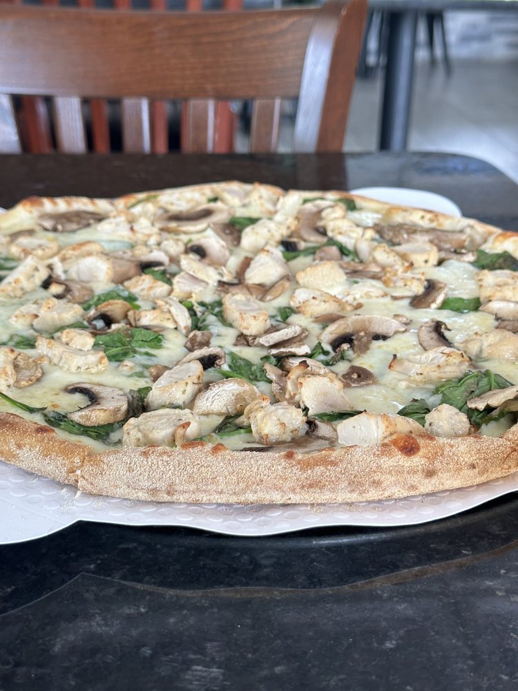 SIERRAS PIZZA & PUB Updated September 2024 43 Photos & 98 Reviews