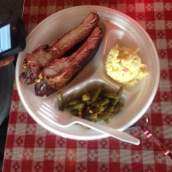 Pody's BBQ - Ribs, tater salad and bacon green beans - Barbeque Near Me - Pecos, Texas