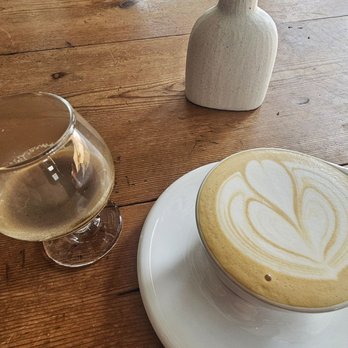 Hooked Venice - One & One - Single origin shot, breve cappuccino - Coffee & Tea Near Me - Los Angeles, California Hooked Venice - One & One - Single origin shot, breve cappuccino - Coffee & Tea Near Me - Los Angeles, California