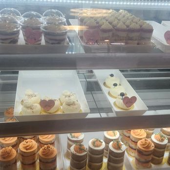 Sewell Sweets - Custom Cakes Near Me - Salem, Oregon