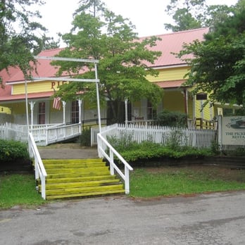 Pickett House - Pickett House Restaurant - American Near Me - Woodville, Texas