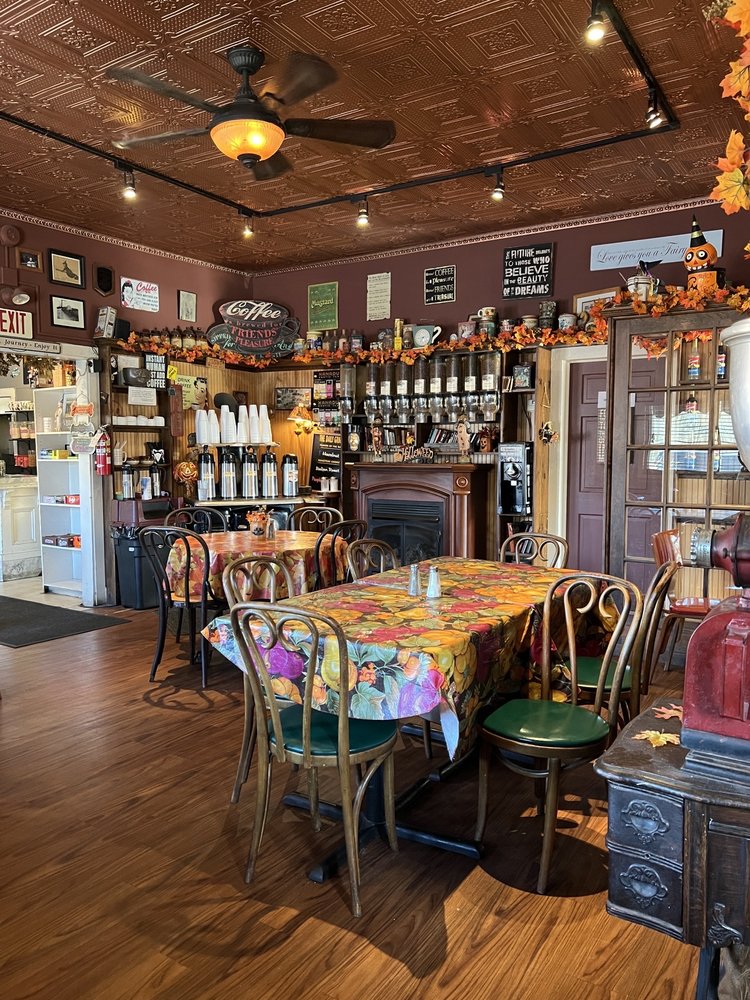 Mountainhome Deli & General Store Logo