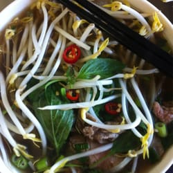 Pho HAN Vietnamese Restaurant - Rare beef and beef ball noodle soup