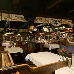 Barnaby's of Northbrook - Interior