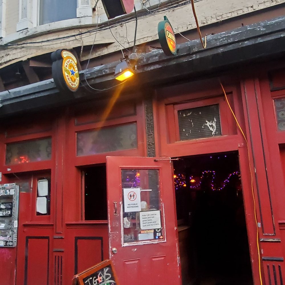 Iggy's Keltic Lounge - the entrance - Dive Bars Near Me - New York, New York