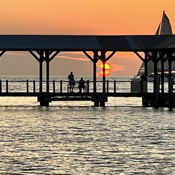 Latitudes - Sunset Key Cottages - Amazing sunset views! - Seafood Near Me - Key West, Florida