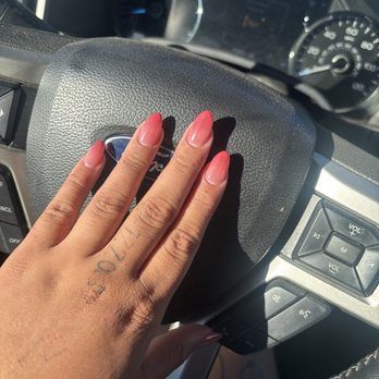Livie Nails & Spa - Nail Salons Near Me - Placerville, California Livie Nails & Spa - Nail Salons Near Me - Placerville, California