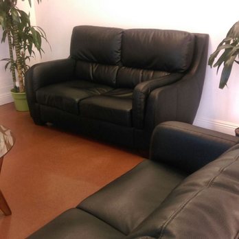 Auto Tint Express - Waiting room, #2 pic - Home Window Tinting Near Me - Las Vegas, Nevada Auto Tint Express - Waiting room, #2 pic - Home Window Tinting Near Me - Las Vegas, Nevada