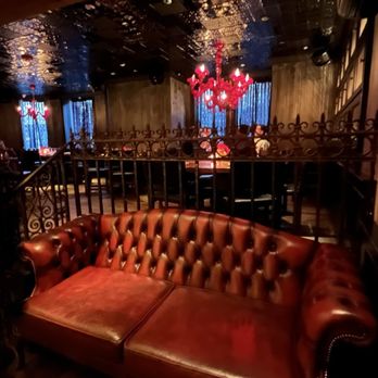 Lolita Back Bay - Sitting area before the bar - Mexican Near Me - Boston, Massachusetts Lolita Back Bay - Sitting area before the bar - Mexican Near Me - Boston, Massachusetts