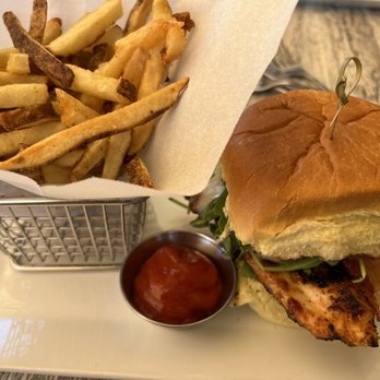 Roc & Olive - Grilled chicken sandwich - New American Near Me - Long Beach, New York