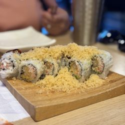 Tong Sake House - CRUNCH ROLL