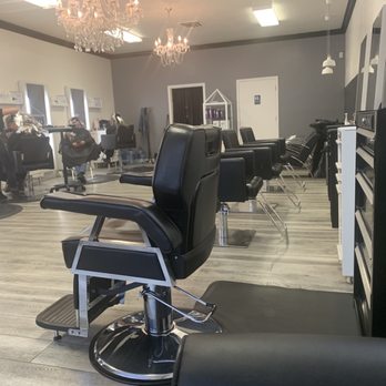 Vanity Salon - Sleek salon - Hair Stylists Near Me - Concord, California