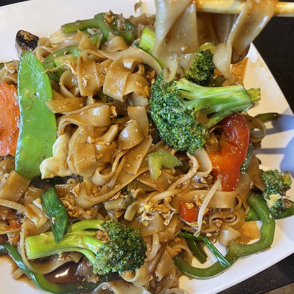 SHINthai - Drunken noodle - Thai Near Me - Royal Oak, Michigan