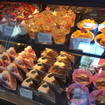 85°C Bakery Cafe-Irvine - Best mini cakes around. - Coffee & Tea Near Me - Irvine, California