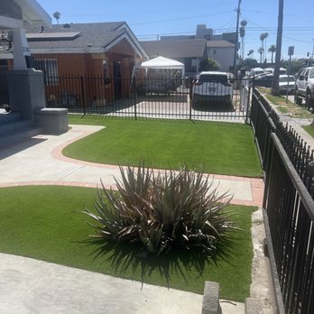 California Star Construction - Front yard work - Roofing Near Me - Long Beach, California
