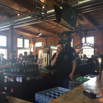 BAD SONS Beer Co - Indoor bar area - Breweries Near Me - Derby, Connecticut
