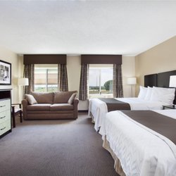 Baymont by Wyndham Dale - Guest room