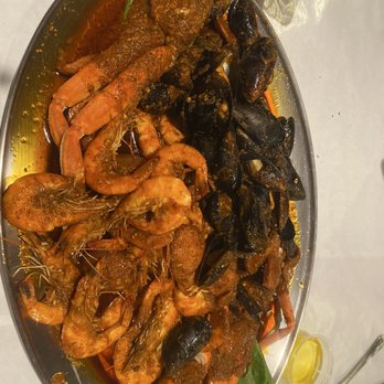 Crab Avenue - Seafood boil Shrimp, crab legs, mussels, corn, potatoes and sausage - Seafood Near Me - Glendale, California Crab Avenue - Seafood boil Shrimp, crab legs, mussels, corn, potatoes and sausage - Seafood Near Me - Glendale, California