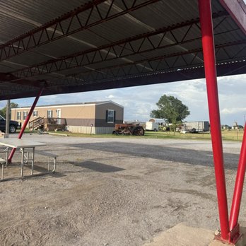 Dairy Mart - Outside table for seating - New American Near Me - Union City, Oklahoma