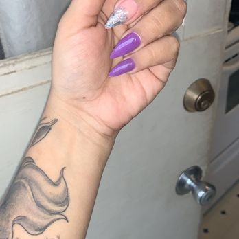 New York Nails - Colored powder - Nail Salons Near Me - Modesto, California
