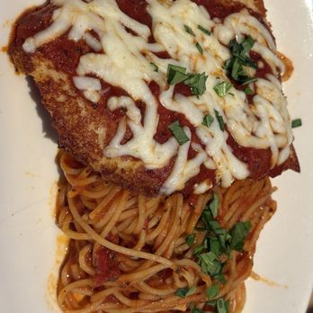 BJ's Restaurant & Brewhouse - Chicken Parmesan-Crusted Chicken - New American Near Me - Queen Creek, Arizona