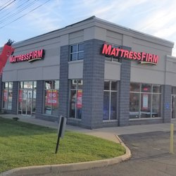 Mattress Firm Outlet - Farmingdale RTR 110 - Storefront
