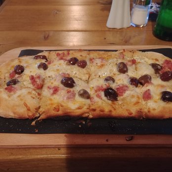 Pinsa de Roma - Olive e salsiccia - Pizza Near Me - Hamburg, HH