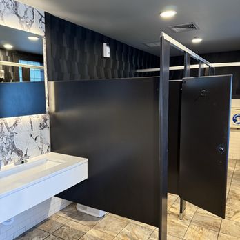 Fiori Italian - Woman's bathroom - Italian Near Me - Munster, Indiana