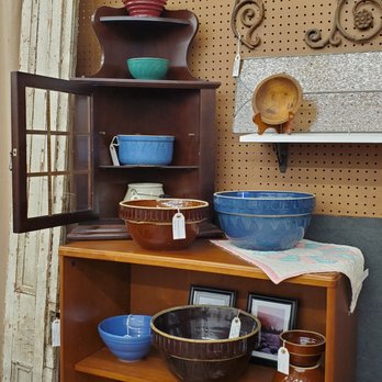 A Moment In Time - Booth 337, Suzu's Attic at A Moment In Time - Antiques Near Me - Memphis, Tennessee