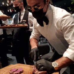 Nusr-Et Steakhouse Beverly Hills - Saltbae cutting steak