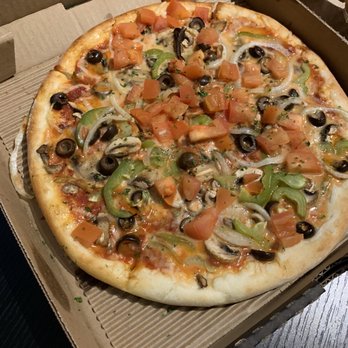 Pagliacci Pizza - Fresh veggie w/ vegan cheese - Pizza Near Me - Seattle, Washington