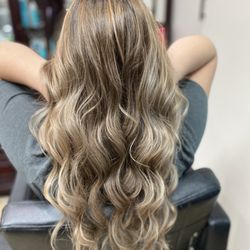 Annie's Salon and Day Spa - Highlights balayage