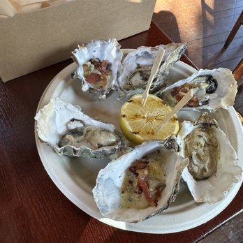 The Birds Cafe - Garlic Butter & Pepper Bacon Oysters - Seafood Near Me - Bodega Bay, California