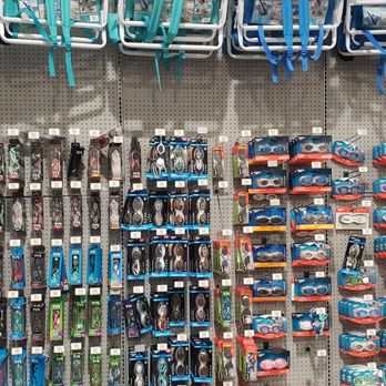 DICK'S Sporting Goods - Sports Wear Near Me - Plantation, Florida