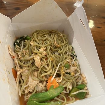 Toss Noodle Bar - Spinach noodles, Japanese sauce, chicken - Asian Fusion Near Me - Berkeley, California
