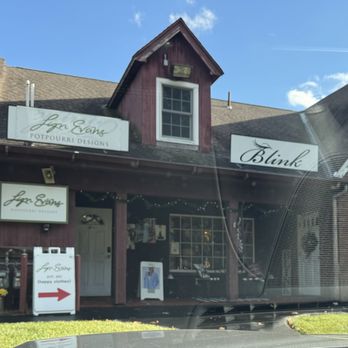 Lyn Evans - Women's Clothing Near Me - Norwell, Massachusetts