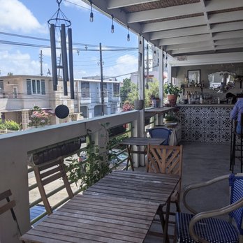 Kamoli Market - Wrap around balcony - Cafes Near Me - San Juan, Puerto Rico Kamoli Market - Wrap around balcony - Cafes Near Me - San Juan, Puerto Rico
