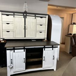 Eaton's Hometowne Furniture