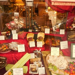 J.p.paci - window display