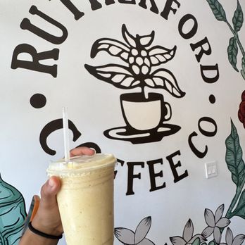 Rutherford Coffee - passion fruit smoothie - Coffee & Tea Near Me - Rutherford, New Jersey